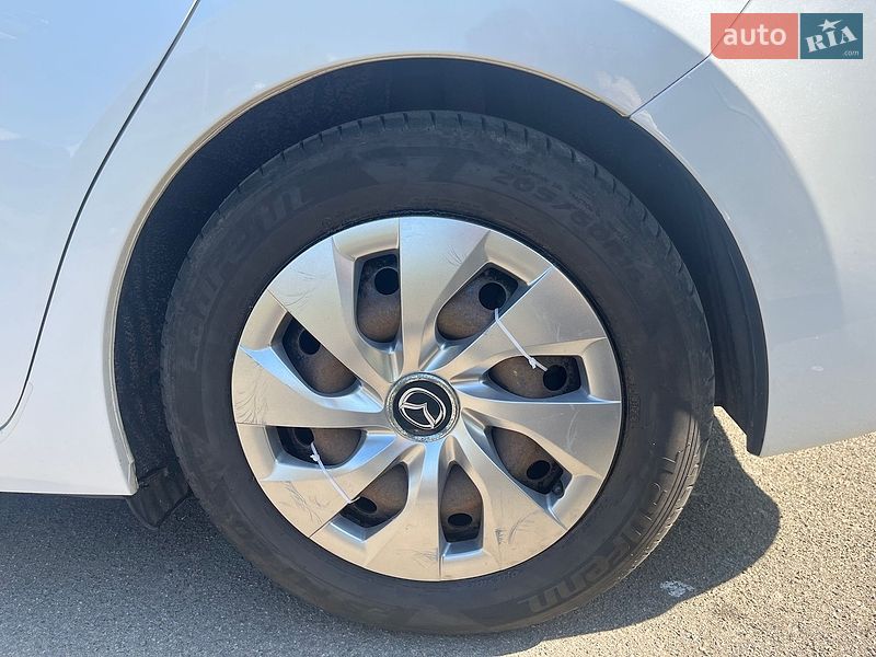 Седан Mazda 3 2015 в Киеве