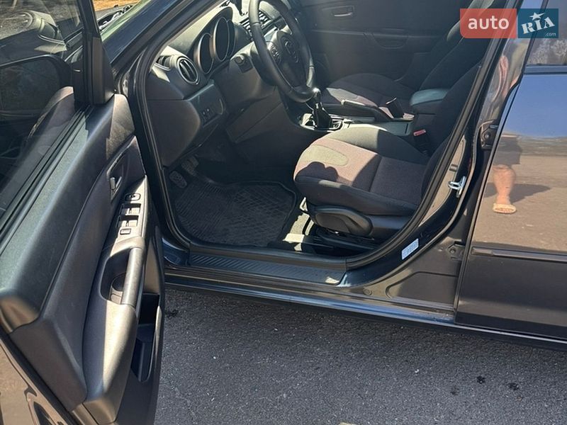 Хэтчбек Mazda 3 2005 в Иванкове