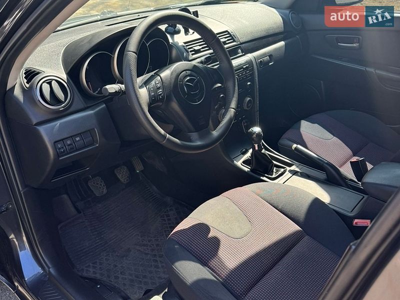 Хэтчбек Mazda 3 2005 в Иванкове