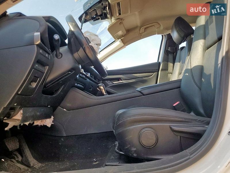 Седан Mazda 3 2021 в Холодноводке