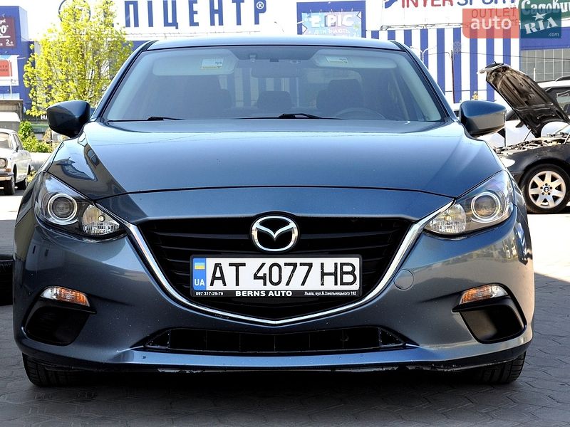 Седан Mazda 3 2016 в Львове