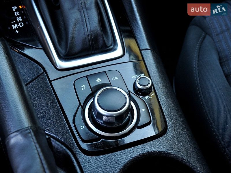 Седан Mazda 3 2016 в Львове