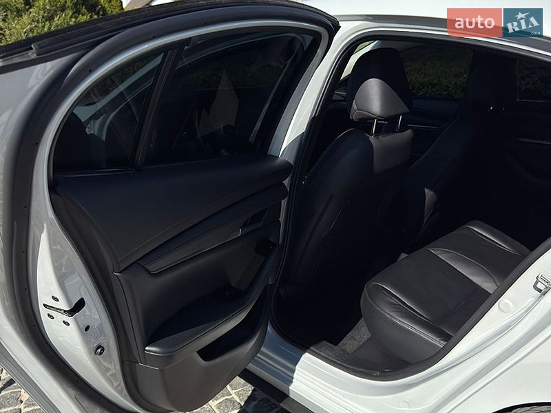 Седан Mazda 3 2025 в Дніпрі