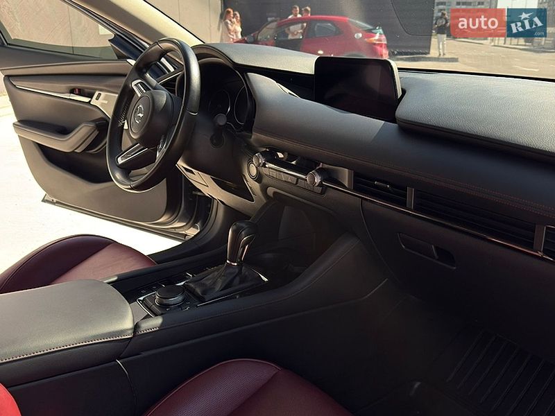 Седан Mazda 3 2021 в Киеве