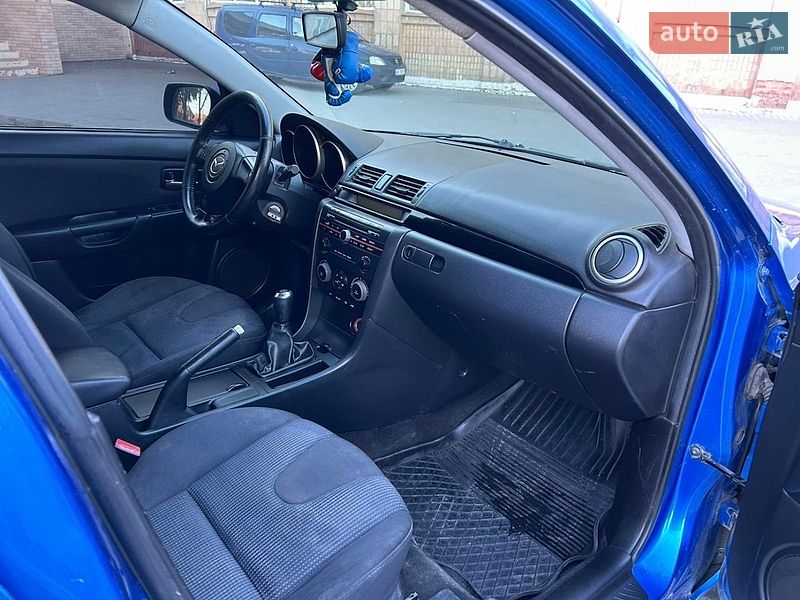 Хэтчбек Mazda 3 2005 в Могилев-Подольске