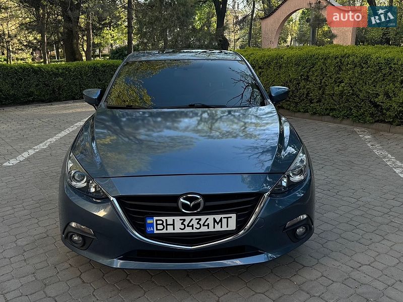 Седан Mazda 3 2016 в Черноморске