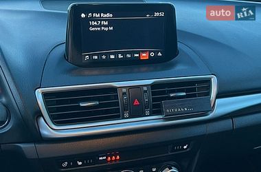 Седан Mazda 3 2017 в Львове