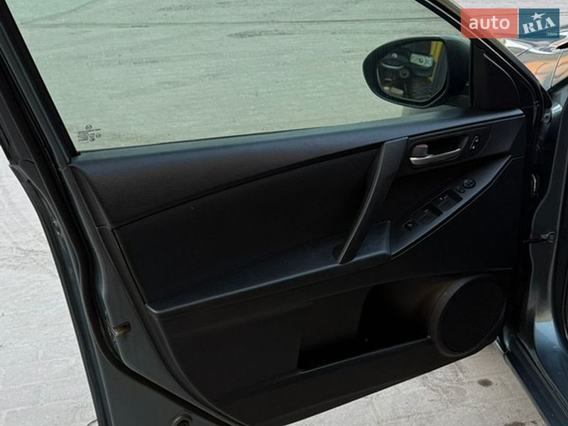 Седан Mazda 3 2012 в Бориславі