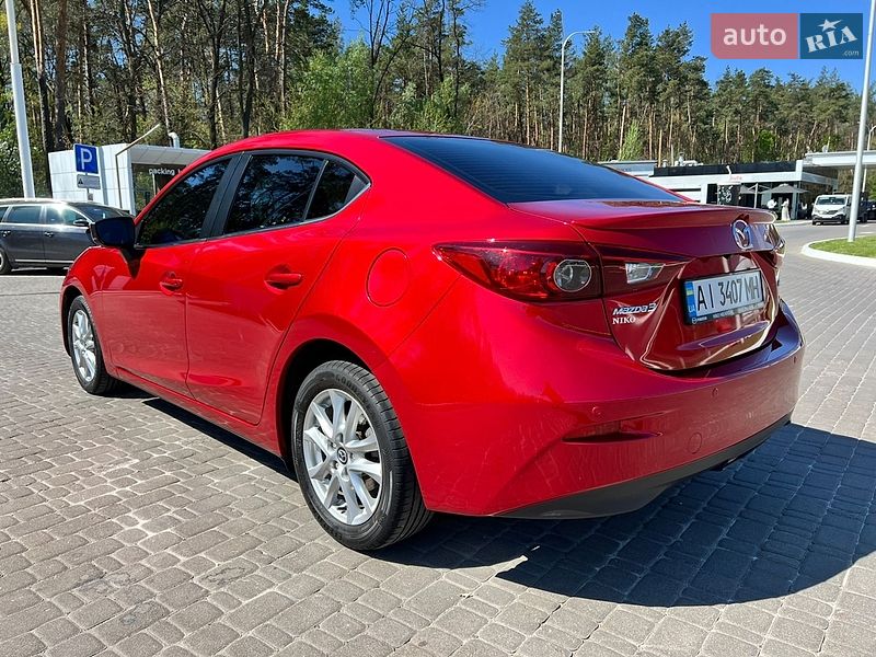 Седан Mazda 3 2017 в Киеве