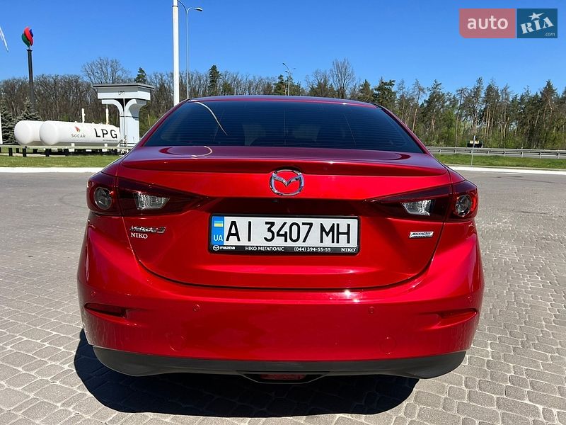 Седан Mazda 3 2017 в Киеве