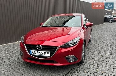 Седан Mazda 3 2016 в Киеве