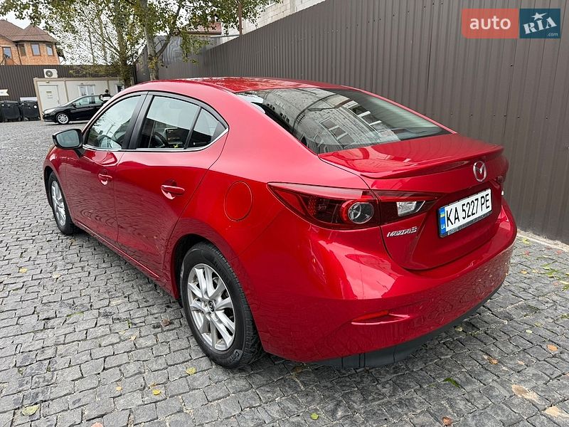 Седан Mazda 3 2016 в Киеве