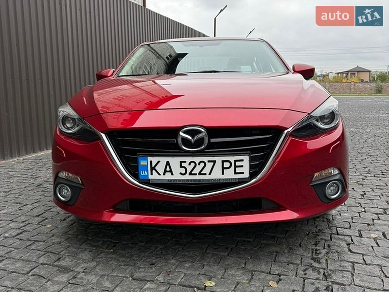 Седан Mazda 3 2016 в Киеве