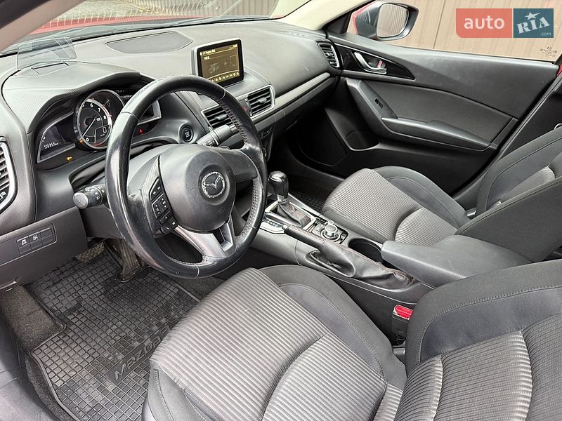 Седан Mazda 3 2016 в Киеве
