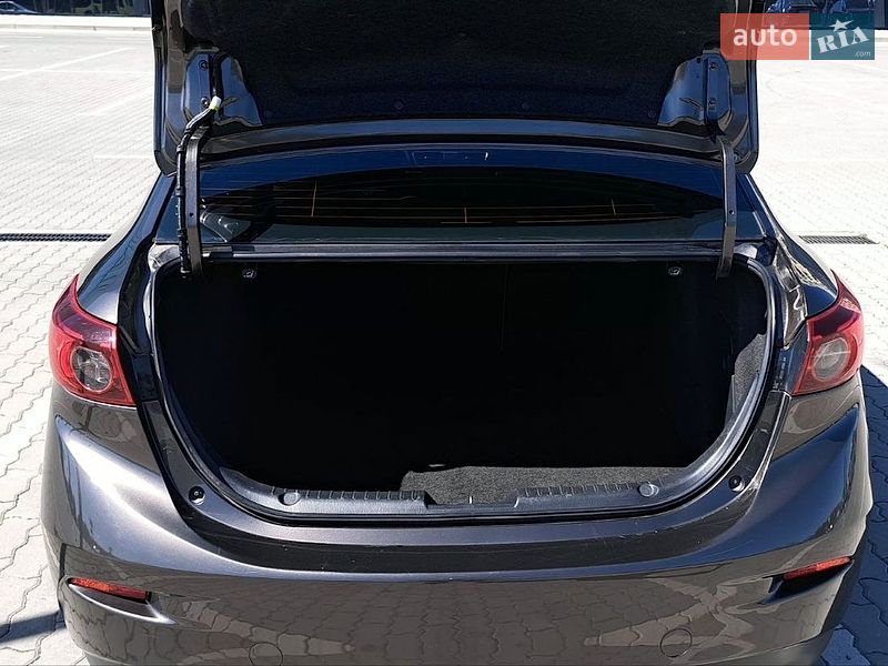 Седан Mazda 3 2015 в Львове