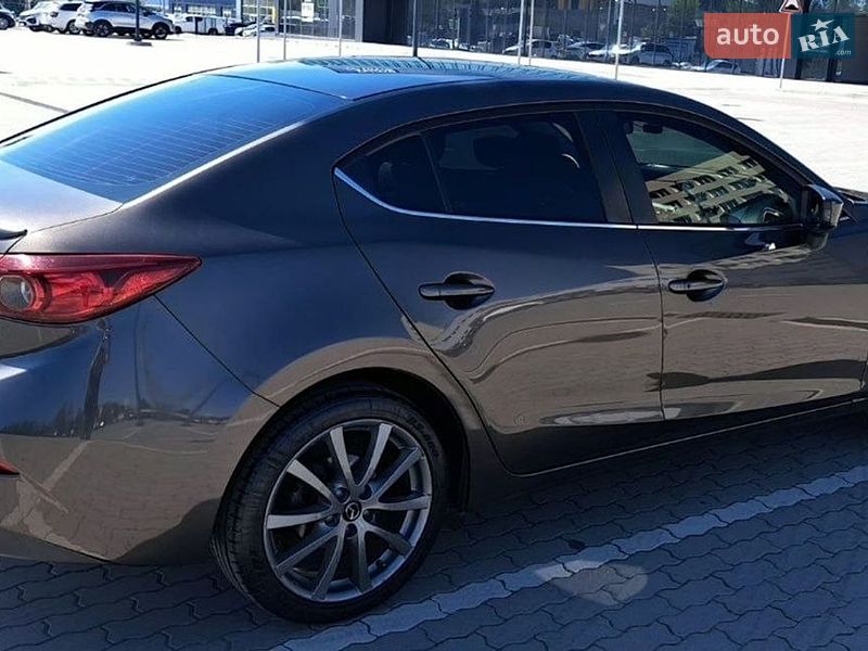 Седан Mazda 3 2015 в Львове