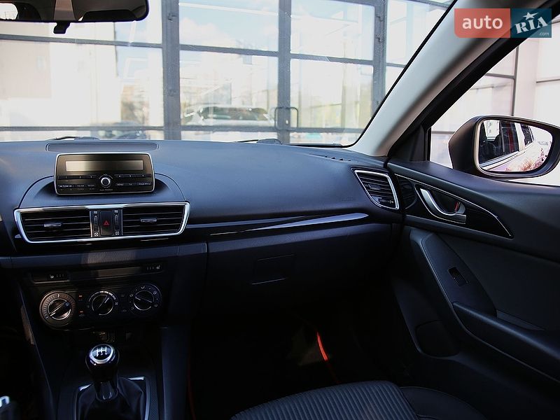 Седан Mazda 3 2015 в Харькове