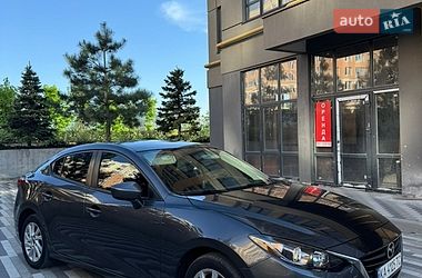 Седан Mazda 3 2016 в Киеве