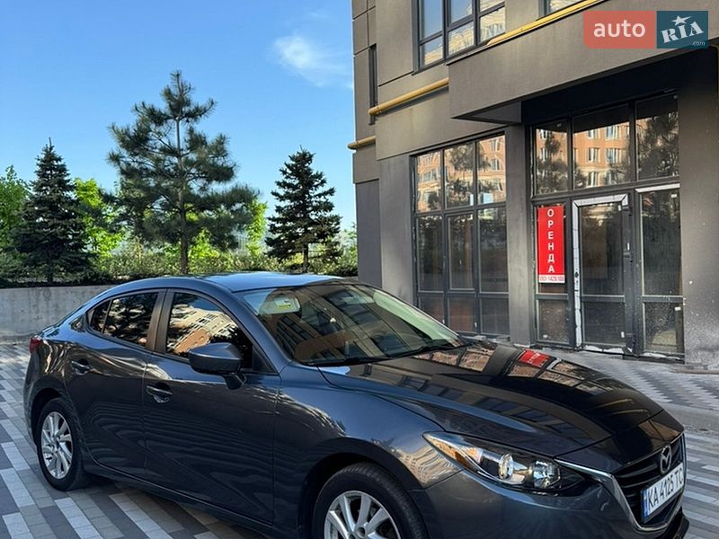 Седан Mazda 3 2016 в Киеве