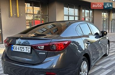 Седан Mazda 3 2016 в Киеве