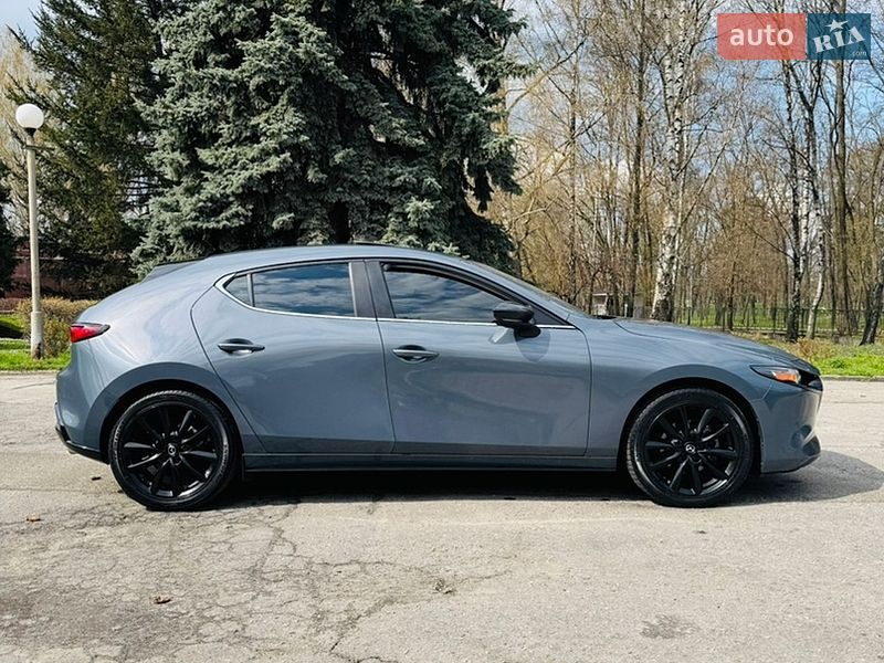 Хэтчбек Mazda 3 2023 в Киеве