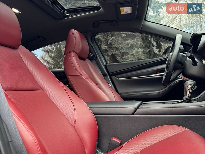 Хэтчбек Mazda 3 2023 в Киеве