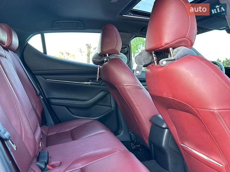Хэтчбек Mazda 3 2023 в Киеве