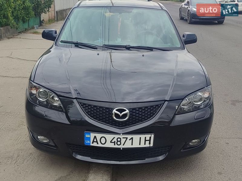 Седан Mazda 3 2005 в Ужгороді
