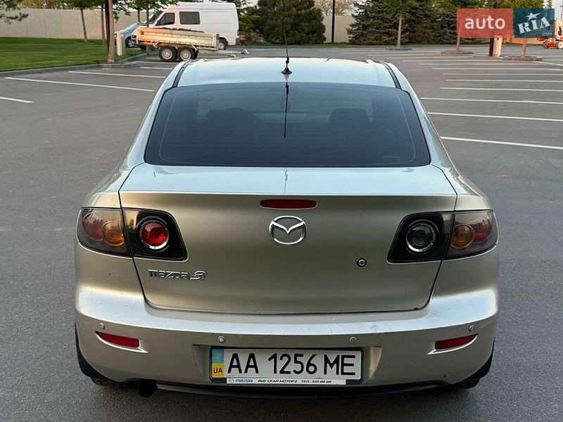 Седан Mazda 3 2006 в Днепре