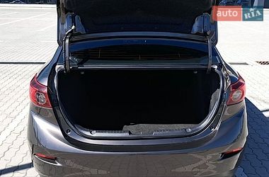 Седан Mazda 3 2015 в Львові