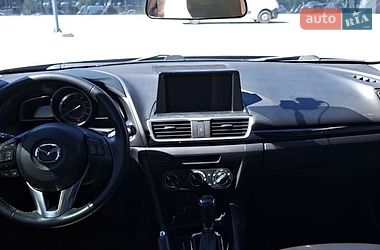 Седан Mazda 3 2015 в Львові