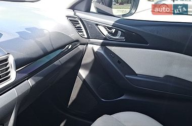 Седан Mazda 3 2015 в Львові