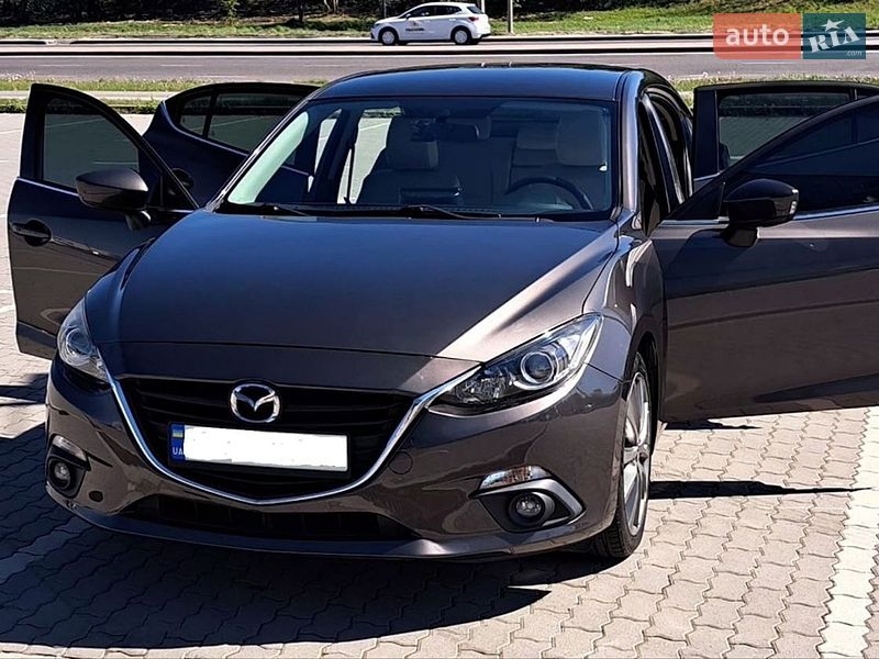 Седан Mazda 3 2015 в Львові