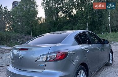 Седан Mazda 3 2012 в Днепре