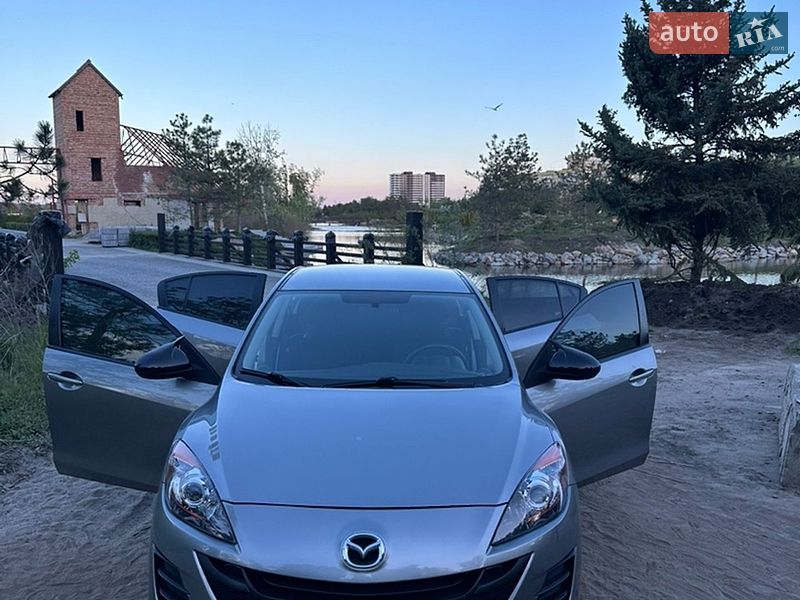 Седан Mazda 3 2012 в Днепре