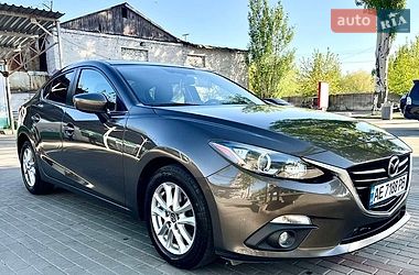 Седан Mazda 3 2015 в Днепре