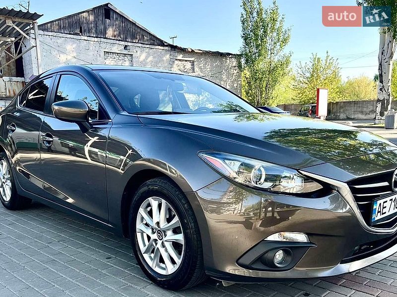 Седан Mazda 3 2015 в Днепре