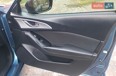 Седан Mazda 3 2017 в Первомайську