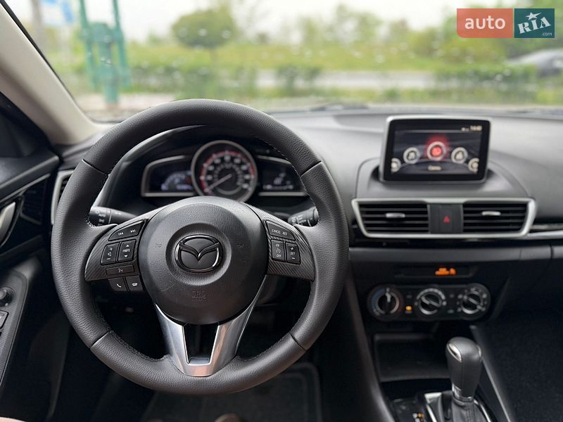 Седан Mazda 3 2015 в Івано-Франківську