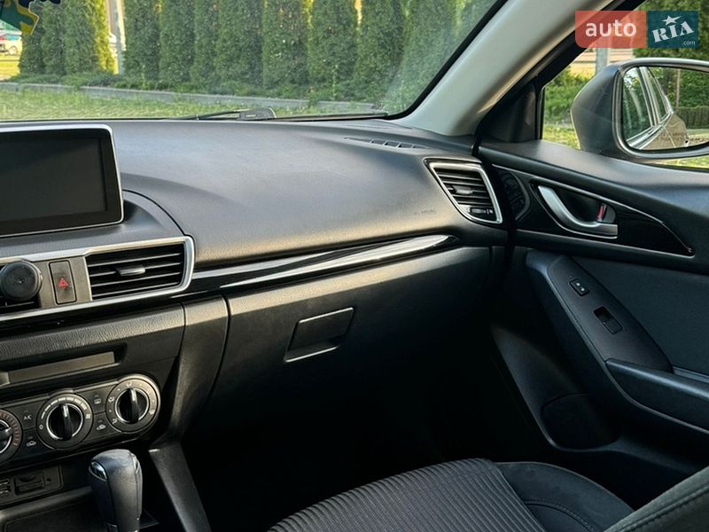 Седан Mazda 3 2015 в Харькове