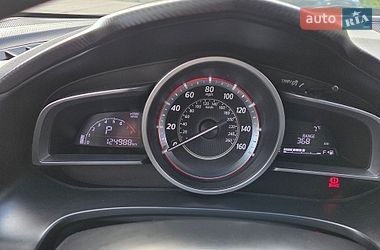 Седан Mazda 3 2016 в Новониколаевке
