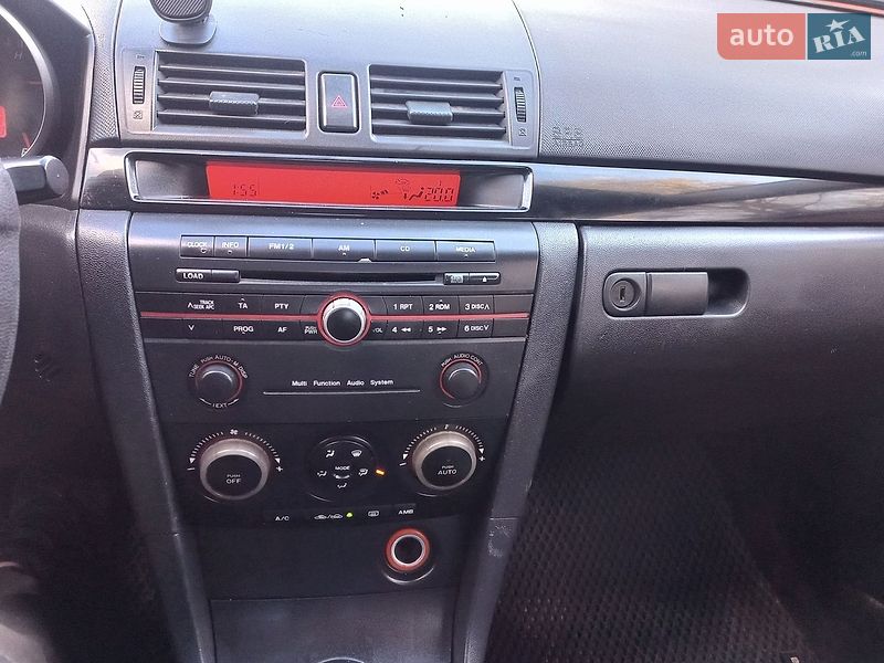 Хэтчбек Mazda 3 2005 в Киеве