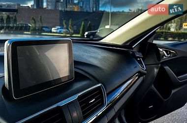 Седан Mazda 3 2014 в Дніпрі