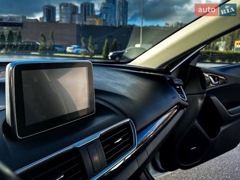 Седан Mazda 3 2014 в Дніпрі