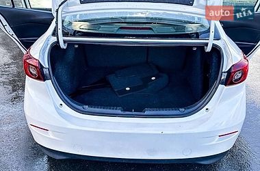 Седан Mazda 3 2014 в Дніпрі