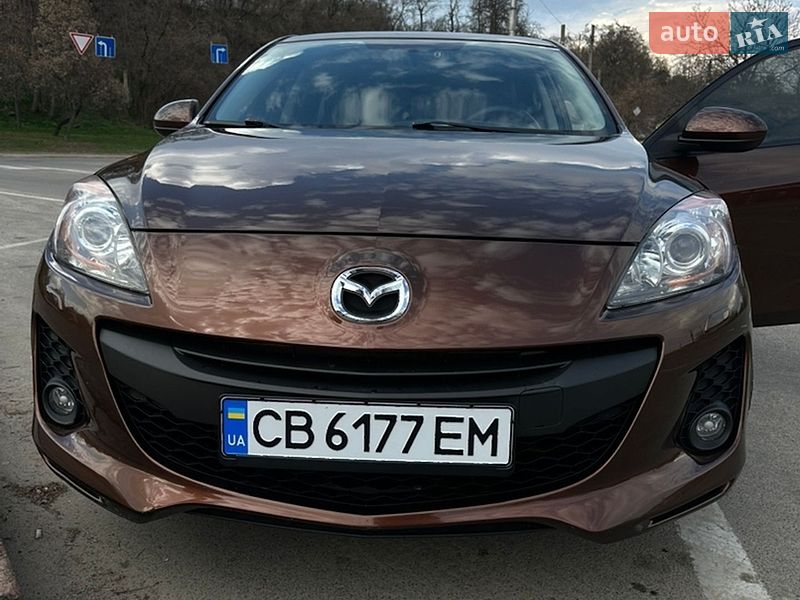 Хэтчбек Mazda 3 2012 в Чернигове