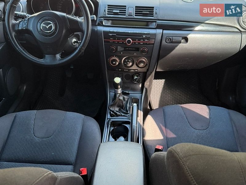 Хэтчбек Mazda 3 2003 в Рахове