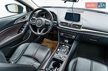 Седан Mazda 3 2018 в Києві