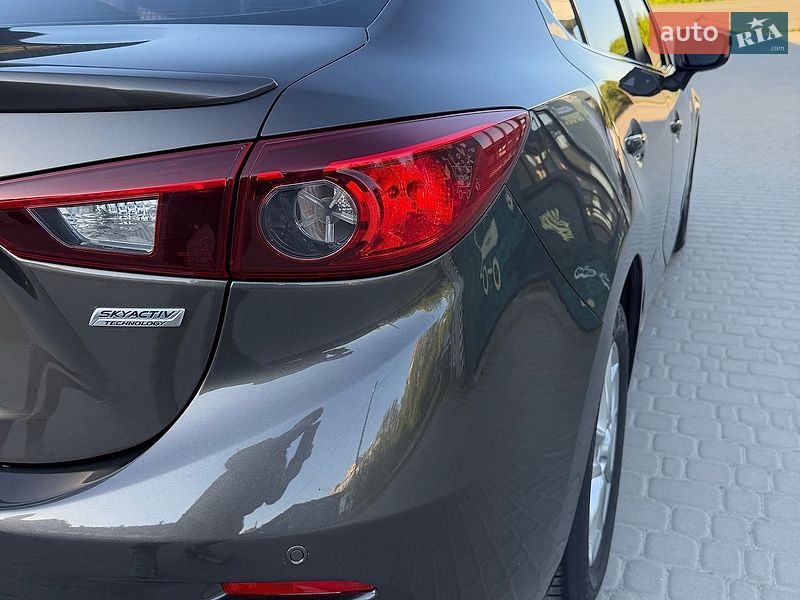 Седан Mazda 3 2014 в Киеве