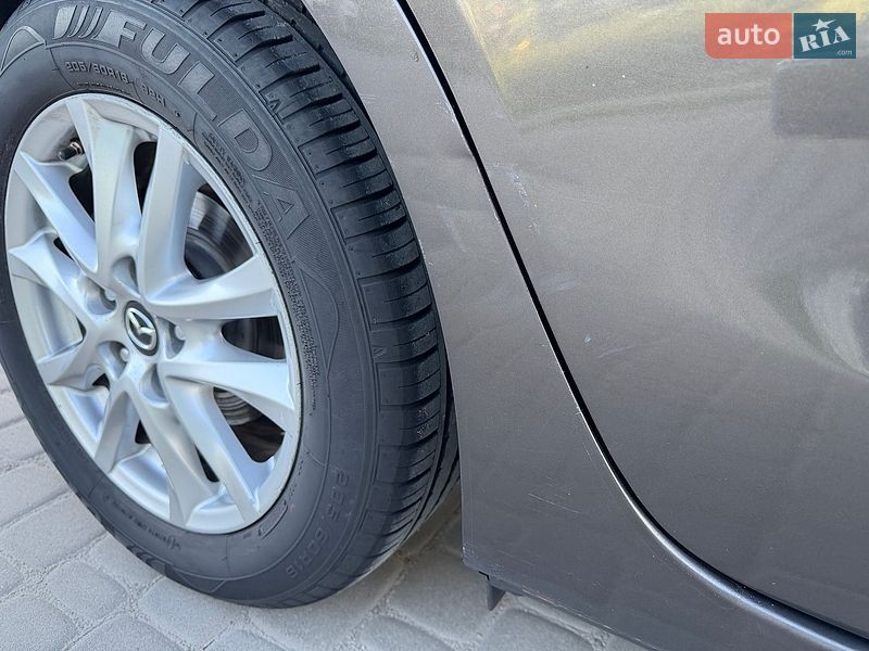 Седан Mazda 3 2014 в Киеве